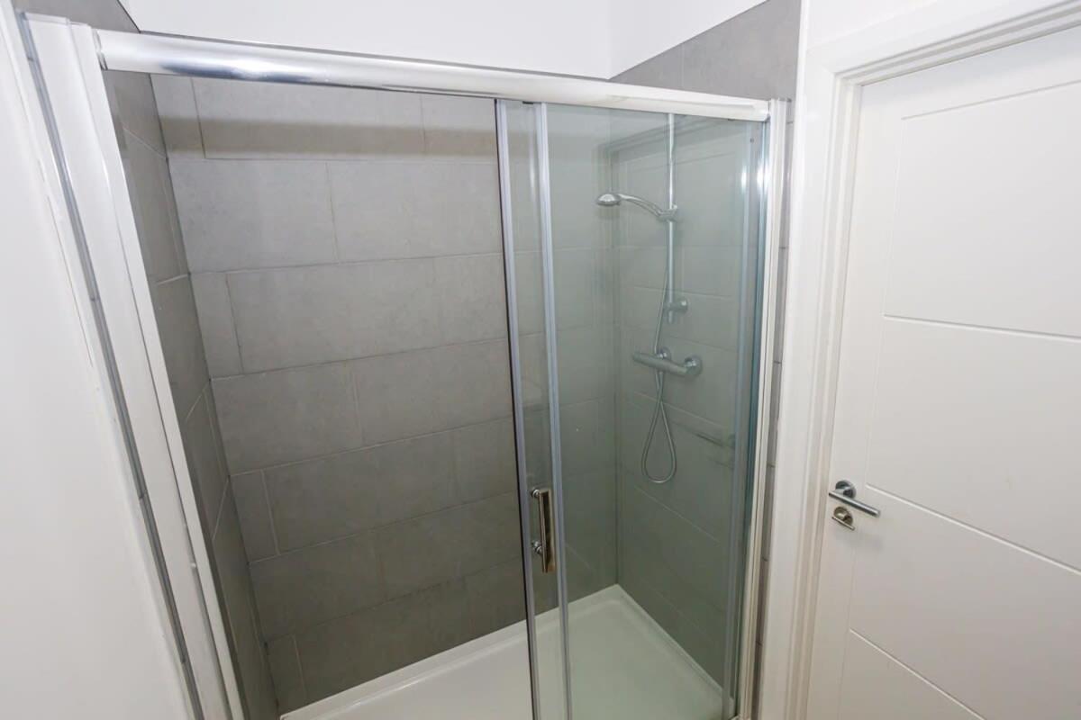 Contemporary 1 Bed Apartment Central Bolton Exteriör bild