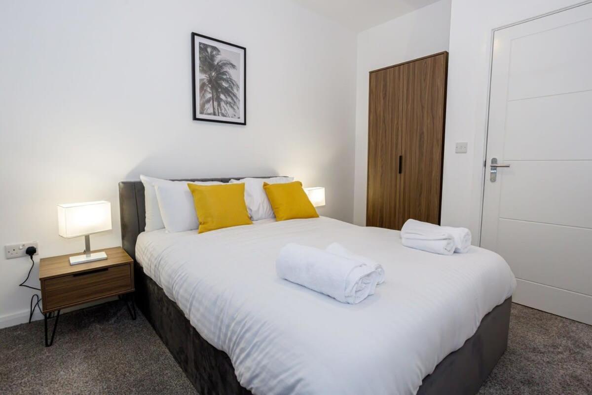 Contemporary 1 Bed Apartment Central Bolton Exteriör bild